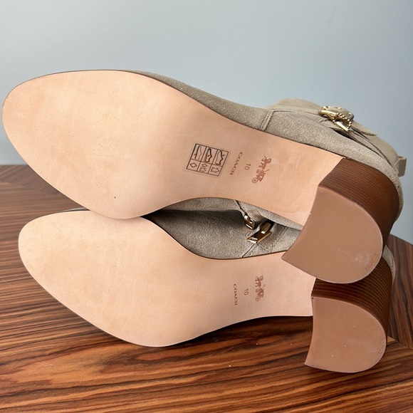 NWT COACH Olivia Suede Ankle Booties Color: OATMEAL Size 10 - Picture 16 of 16